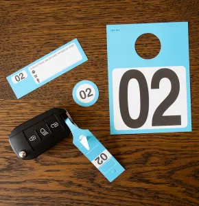 Ensemble bleu de porte-clés avec 4 pièces et numérotation